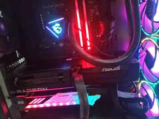 RX 9060 XT ASUS 16 gb