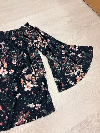 Blusa Pull&Bear floral talla L