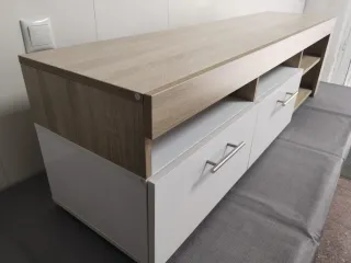 Mueble TV madera y blanco