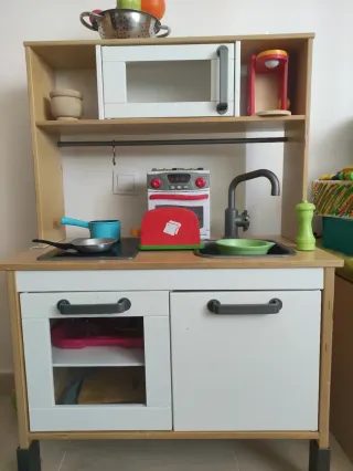 Cocinita Ikea madera con accesorios