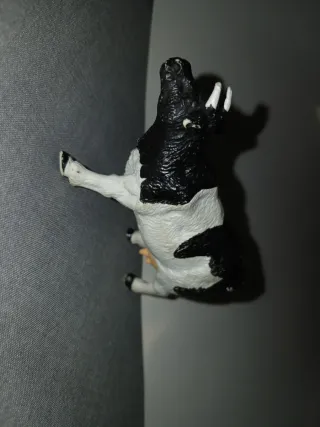 Juguete Vaca de Goma 7'5 cm largo, 4cm alto.
