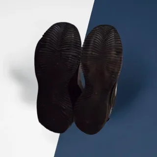 NUEVAS ZAPATILLAS DEPORTIVAS A ESTRENAR