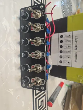 7Panel de interruptores 6 vías DC 12-24V