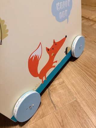 Carro de madera para juguetes