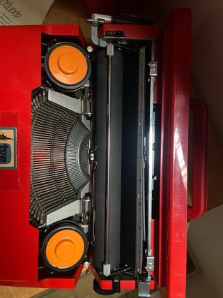 Máquina de escribir Olivetti Valentine con estuche