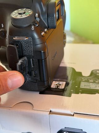 Cámara Canon EOS 70D solo cuerpo