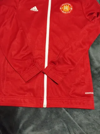 Chaqueta deportiva Adidas roja talla 12-14
