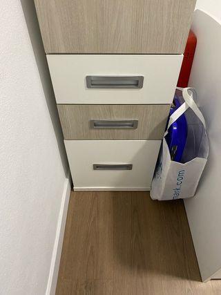 Armario juvenil madera y blanco