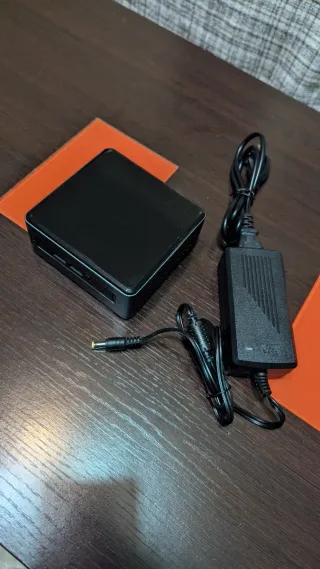 Mini PC Intel NUC7JYB W11
