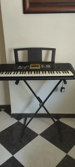Tastiere Yamaha YPT-220