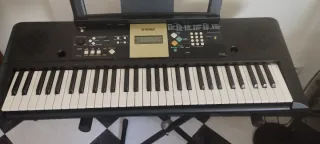 Tastiere Yamaha YPT-220