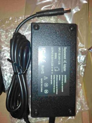 Alimentatore Dell 180W WD15 19.5V