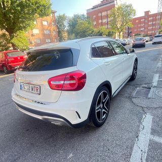 Mercedes-Benz GLA 220 - 2014