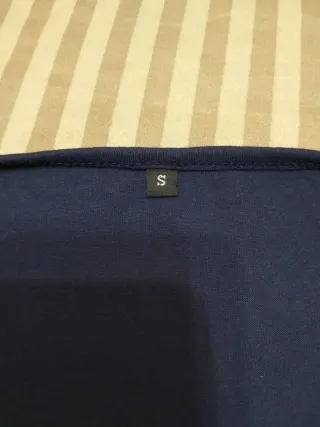 Camiseta azul manga larga con encaje, talla S