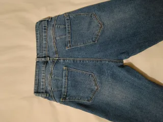 Pantalón vaquero acampanado talla XS