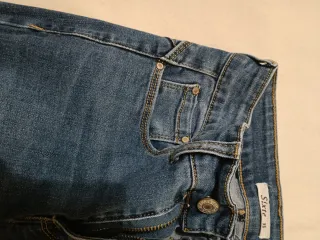 Pantalón vaquero acampanado talla XS