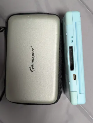 Nintendo DS Lite + Brain Training Starter Pack