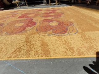 ALFOMBRA CON DISEÑO FLORAL