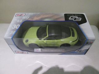 PORSCHE 911 TARGA 4 GTS (992.2) ESCALA 1/18 MAISTO