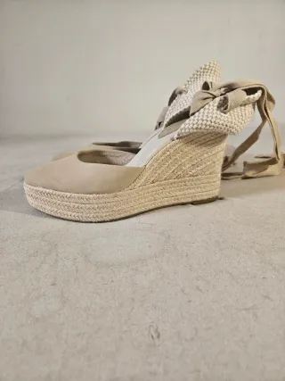 Cuñas beige con lazada