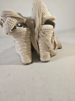 Cuñas beige con lazada