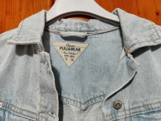 Cazadora tejana Pull&Bear Talla S. Azul claro