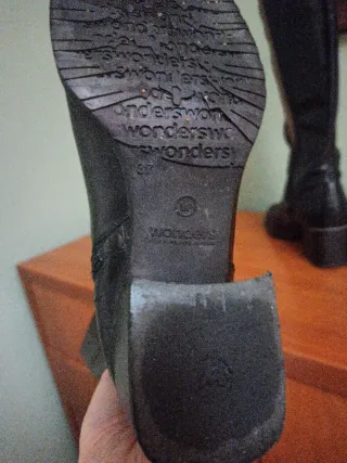 Botas altas de piel negras