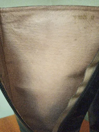 Botas altas de piel negras