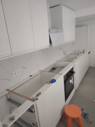 Montador de muebles  madera y decoración reformas