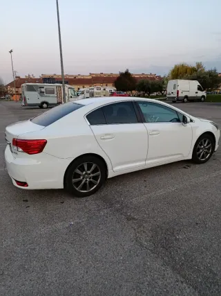 Toyota Avensis 2012. Muy cuidado