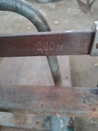 Báscula de chapa antigua