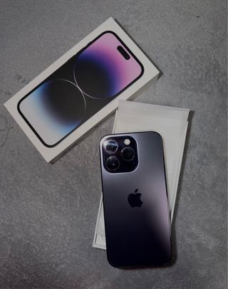 iPhone 14 Pro morado oscuro