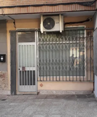 Reja de tijera metálica