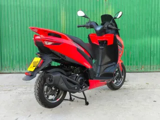 Aprilia SXR 50 del año 2023 vons solo  7.070 km