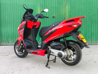Aprilia SXR 50 del año 2023 vons solo  7.070 km