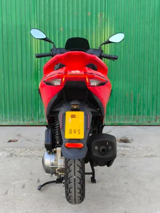 Aprilia SXR 50 del año 2023 vons solo  7.070 km