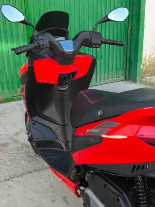 Aprilia SXR 50 del año 2023 vons solo  7.070 km