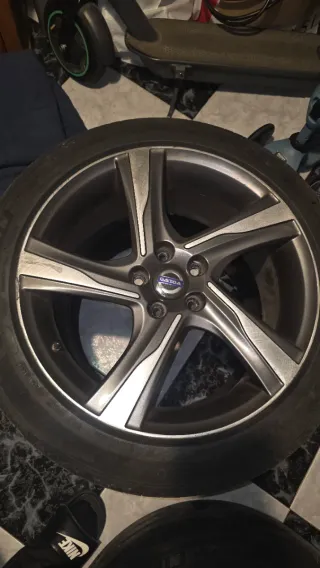 Llantas 18 Volvo