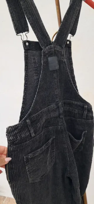 Mono de pana negro