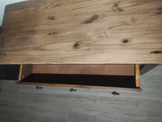 Cómoda de madera rústica