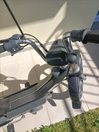 Mobilete Piaggio Preta e Cinza