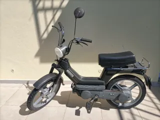 Mobilete Piaggio Preta e Cinza