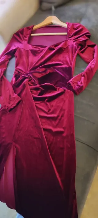 Abito rosso in velluto