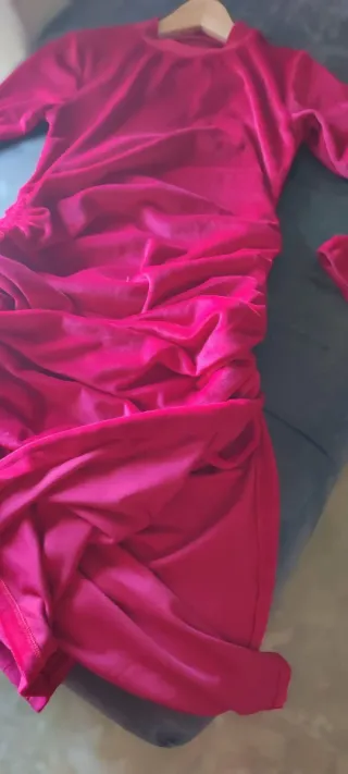 Abito rosso in velluto
