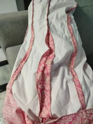 Traje de flamenca rosa y blanco 100 E y mantó 120