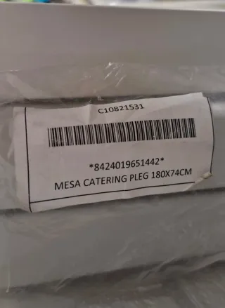 Mesa plegable de plástico blanca a estrenar