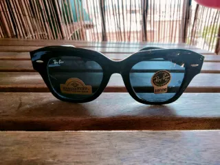 Gafas de sol negras