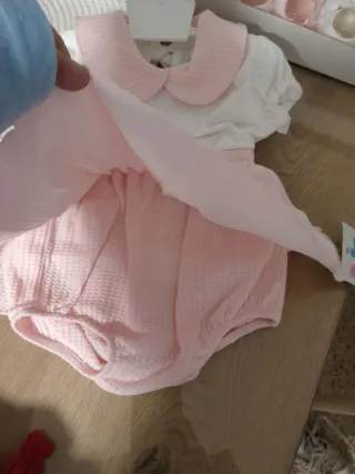 Conjunto bebé blanco y rosa
