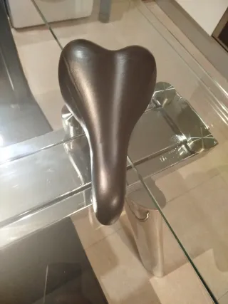 Sillín bici estática negro y rojo