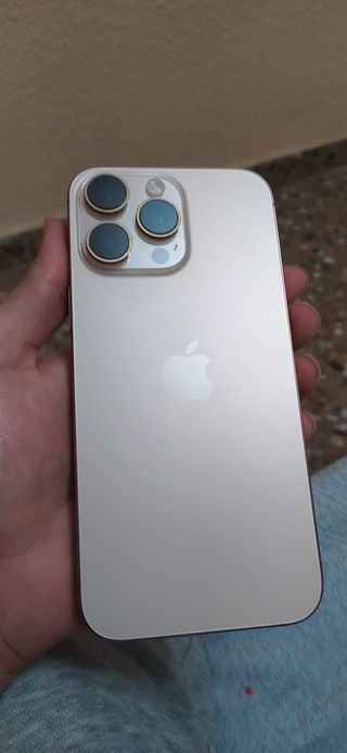 iPhone 16 Pro Max Dorado/Blanco Nuevo 96%